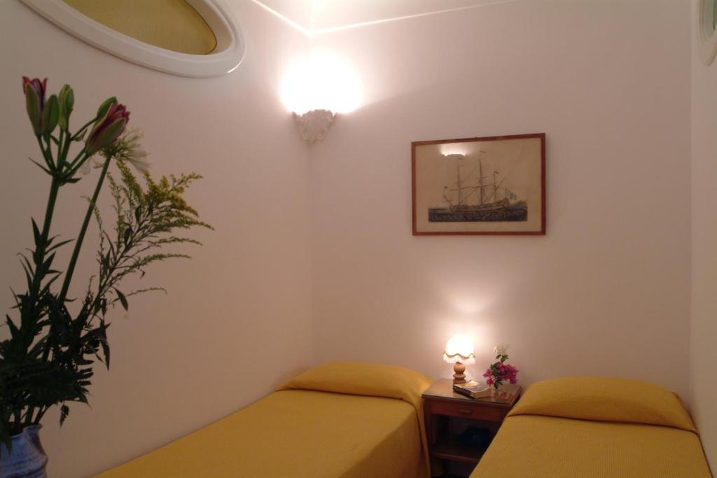 La Caravella Di Positano - Relais, Beach & Residences Værelse billede